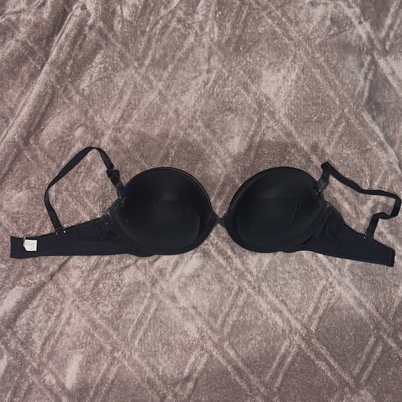 Black bra, lightly used - Picture 2 of 3